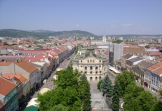 Predávajú prebytočné budovy a pozemky